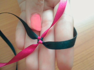 Round Ribbon Bracelet. Friendship Bracelets. Bracelet Patterns. How to make bracelets