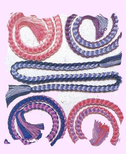 Плетение квадратного кумихимо. Фенечки из мулине. Схемы фенечек. Как плести фенечки 