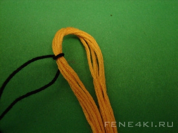 Описание работы прямого плетения фенечки из мулине
