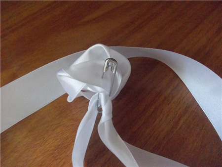 How to Make a Ribbon Rose. Friendship Bracelets. Bracelet Patterns. How to make bracelets